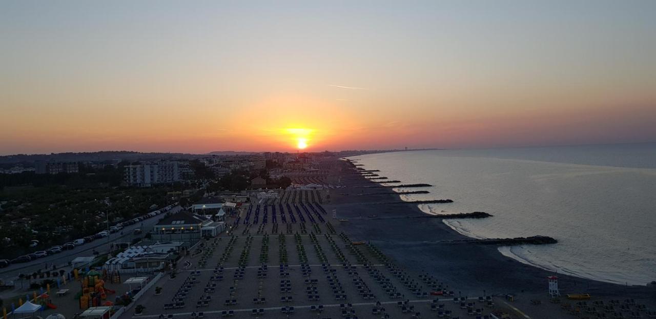 Appartamento Sul Mare... Misano Adriatico Esterno foto